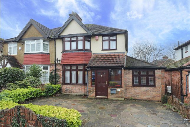 3 bed property, in Vine Lane, £779,000