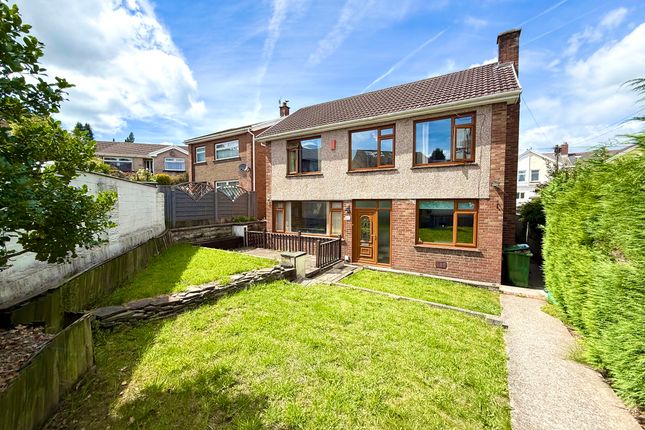 3 bed property, in Ash Grove, £285,000