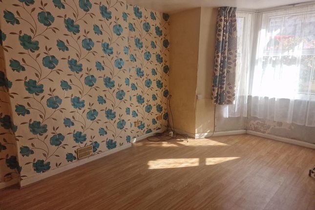 1 bed property, in Athelstan Road, £70,000