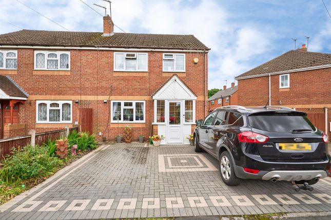 3 bed property, in Hillary Avenue, £240,000