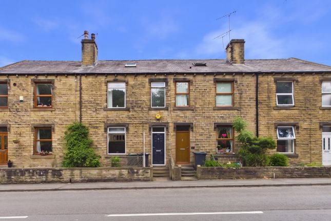 3 bed property, in Huddersfield Road, £245,000