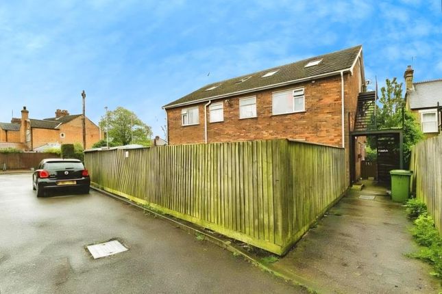 2 bed property, in Lynn Road, £96,040