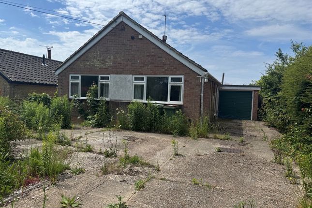 2 bed property, in Blakeney, £275,000