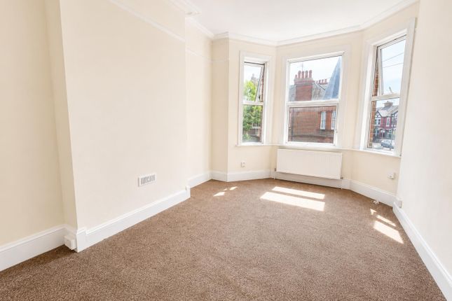3 bed property, in Chapter Road, £342,950