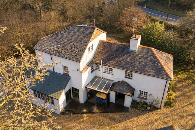 4 bed property, in Lezant, £450,000