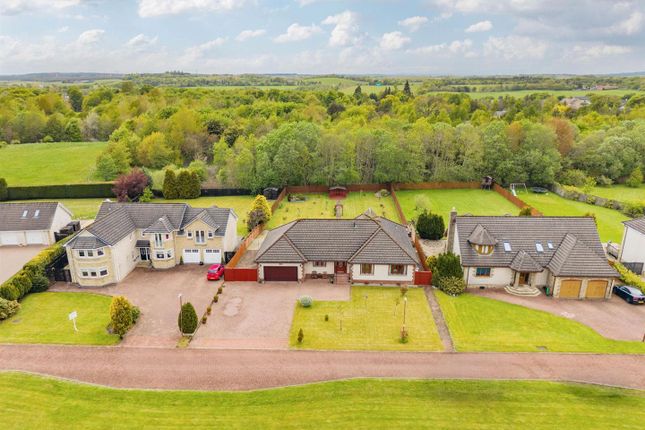 3 bed property, in Hamilton Way, £515,000