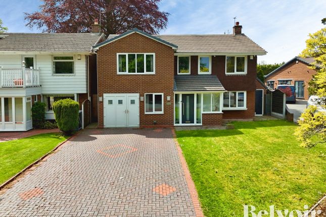 4 bed property, in Beechwood Close, £500,000