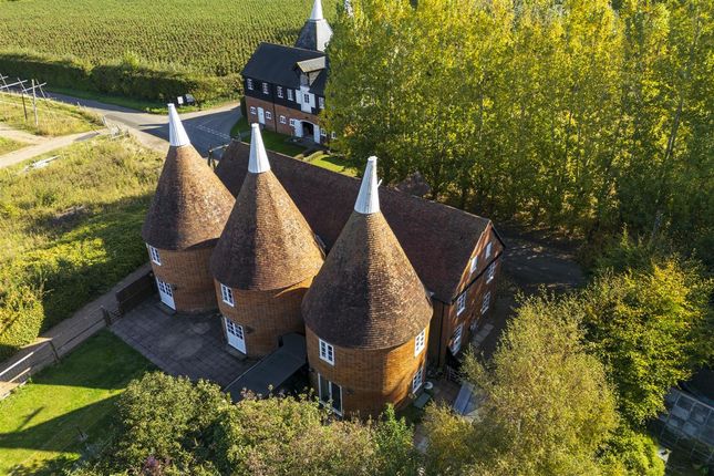 4 bed property, in Westlea Oast, £730,000