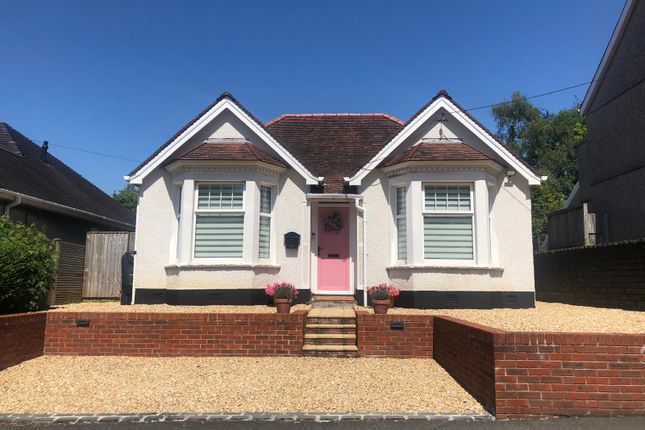 2 bed property, in Brynymor Road, £240,000