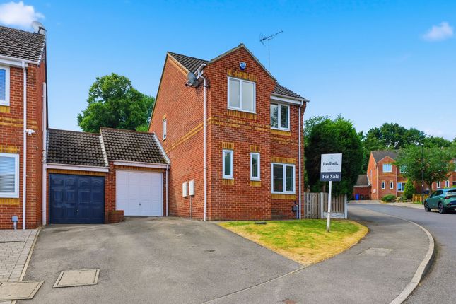 3 bed property, in Birley Spa Close, £230,000
