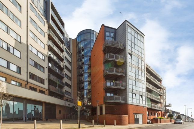1 bed property, in Perth Road, £170,000