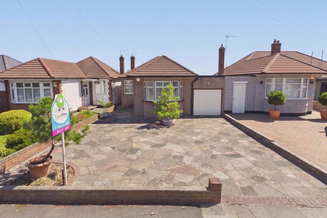 2 bed property, in Little Heath Road, £500,000