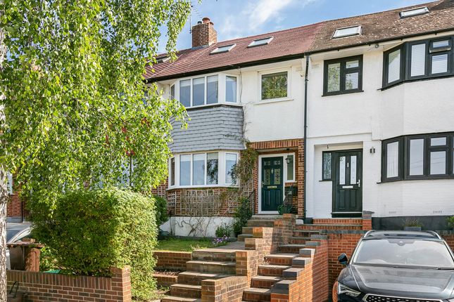 4 bed property, in Lynmouth Avenue, £500,000