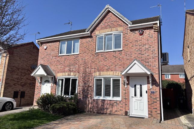 2 bed property, in Autumn Road, £229,950
