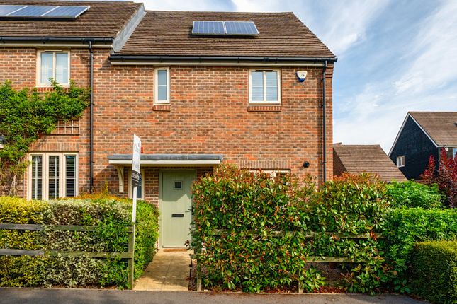 2 bed property, in Dragonfly Way, £340,000
