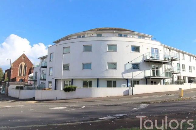 2 bed property, in Tor Sands, £189,950
