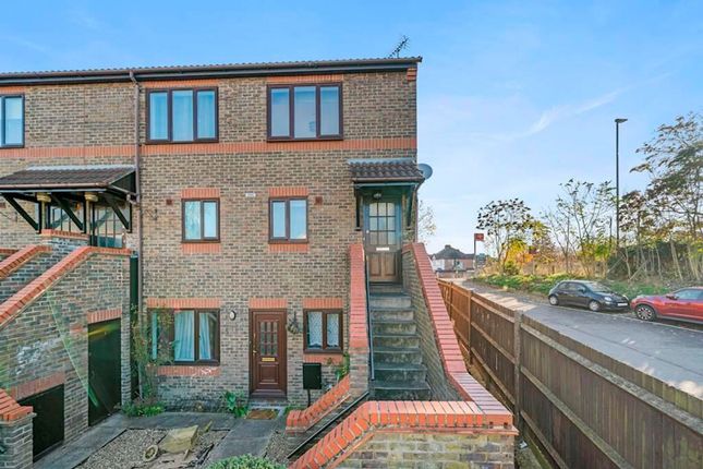2 bed property, in Downside Walk, £347,900