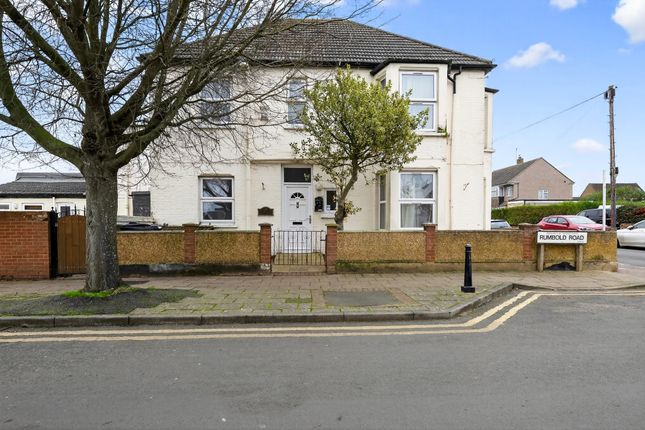 5 bed property, in Walton Road, £800,000