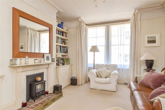 2 bed property, in Garden Street, £600,000