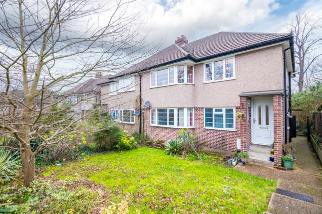 2 bed property, in Hambledon Gardens, £345,000