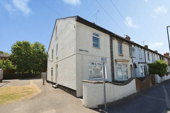4 bed property, in Carholme Road, £230,000