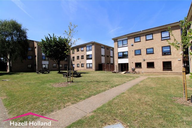 1 bed property, in Charles Court, £185,000