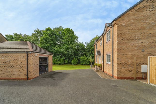 3 bed property, in Glenfields Road, £425,000