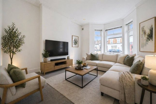 3 bed property, in Whitehorse Lane, £485,000