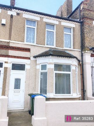 3 bed property, in Conway Road, £550,000