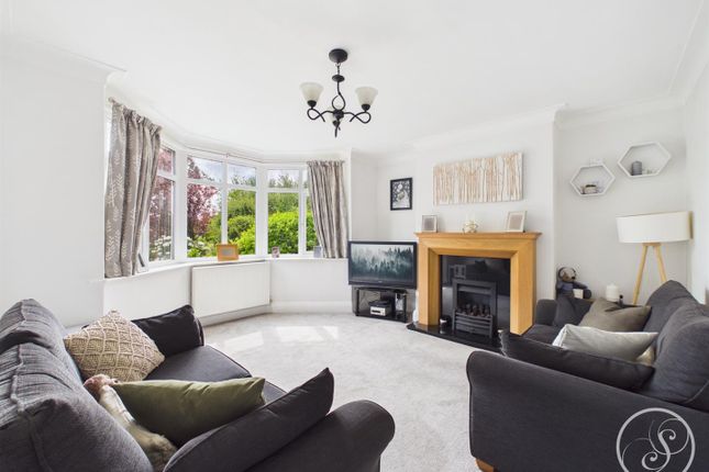 3 bed property, in The Avenue, £425,000