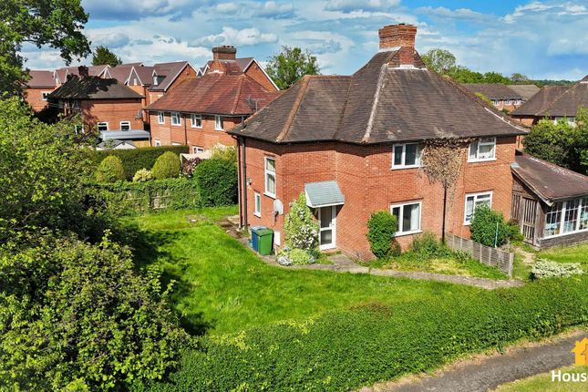 3 bed property, in Jubilee Road, £400,000