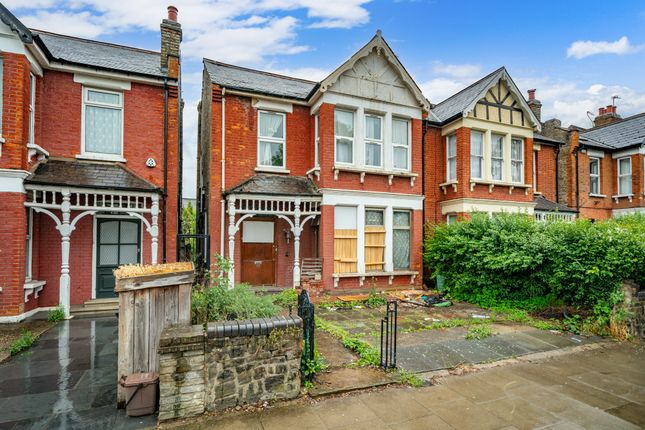 4 bed property, in Brownlow Road, £480,000