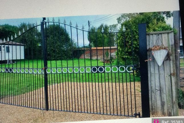 3 bed property, in A354, £250,000