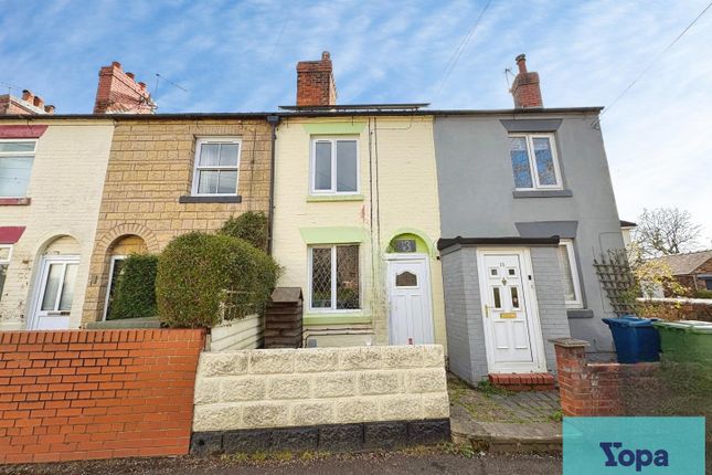 2 bed property, in Old Road, £150,000