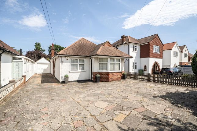 3 bed property, in Poverest Road, £725,000