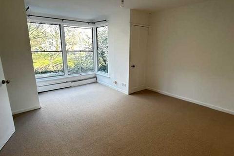 1 bed property, in Pooles Lane, £450,000