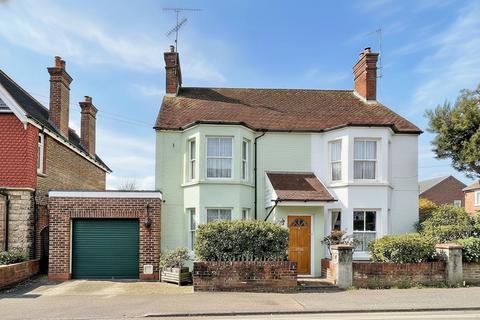 4 bed property, in Rushams Road, £600,000