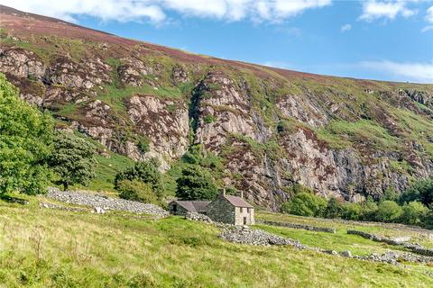 Land, in Llithfaen, £750,000