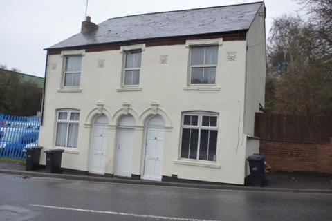 2 bed property, in HAYES  LANE, £200,000