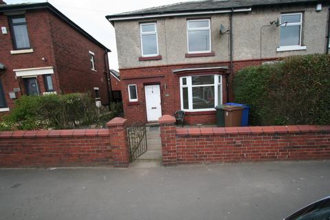 3 bed property, in Edenfield Road, £230,000