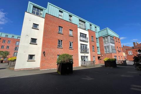 2 bed property, in Beauchamp House, £162,500