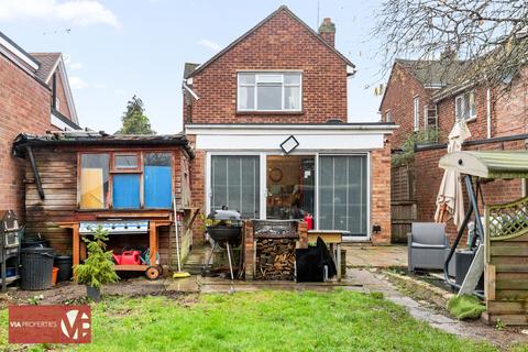 4 bed property, in Ware Road, £525,000