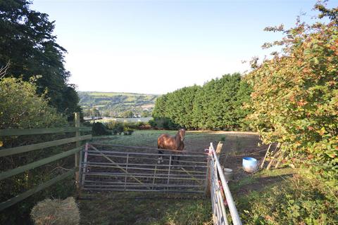 Studio, in Llyn Y Fran Road, £99,950