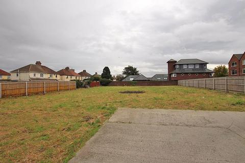 Land, in Grimsby Road, £250,000