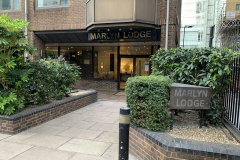 1 bed property, in Flat, £450,000