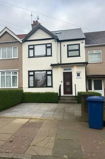 4 bed property, in Park Road, £800,000