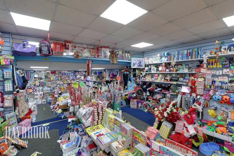 4 bed property, in High Street, £450,000