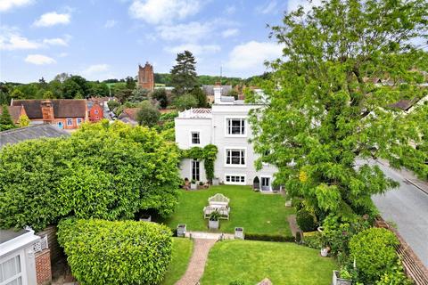 6 bed property, in Queen Street, £1,175,000