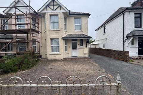 2 bed property, in Heol Myrddin, £265,000