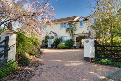3 bed property, in Periton Combe, £420,000